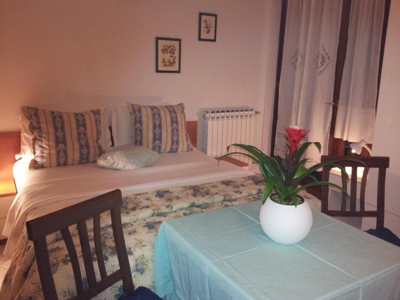 Debora Maison B&B Colombare Di Sirmione Eksteriør billede