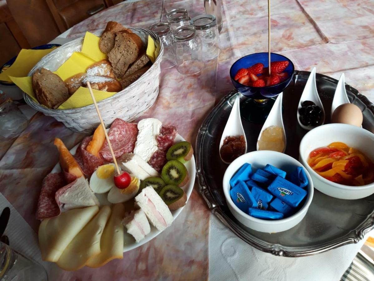 Debora Maison B&B Colombare Di Sirmione Eksteriør billede